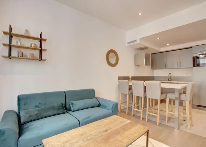 Jej1-Two Bedrooms Cannes Center